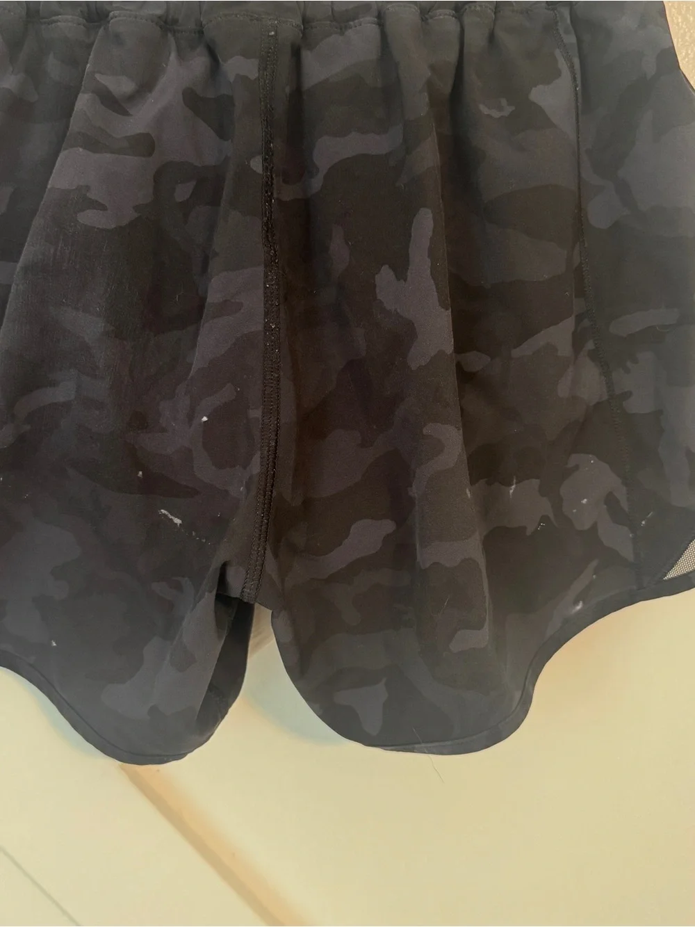 Lululemon Hotty Hot High Rise 4” Camo Multi Gray Black Athletic Shorts Sz 4